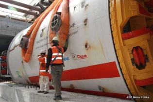 Umieszczenie TBM Maria w szybie - 11.04.2012 r. / fot. z archiwum AGP Metro Polska