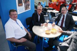 Wystawa maszyn i urządzeń w trakcie bydgoskich targów WOD-KAN 2011. Fot. www.inzynieria.com