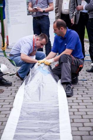 Pokaz na żywo - proces instalacji wykładziny CIPP firmy Brandenburger utwardzanej promieniami UV - Artur Bakaj, Grzegorz Owczarek, PPHU 