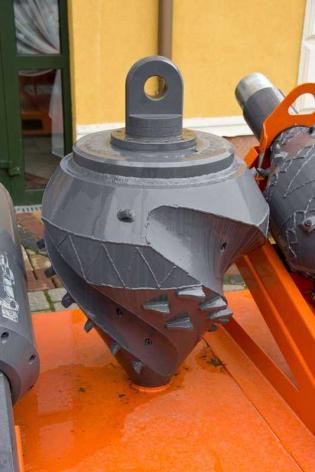 Firma Colli Equipment S.P.A  zaprezentowała wgłębne narzędzia do wiercenia pilotowego, poszerzania otworu i instalacji rurociągów metodą HDD / fot. Quality Studio dla www.inzynieria.com