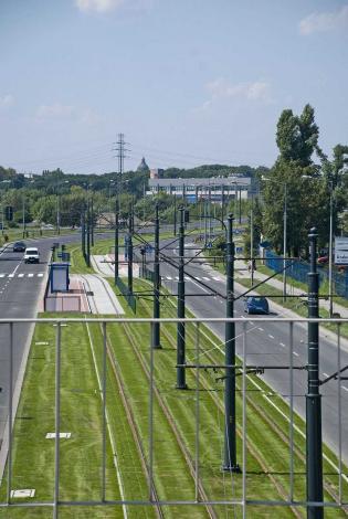 Gotowy odcinek szybkiego tramwaju przy ul. Herlinga Grudzińskiego i Klimeckiego. Stan na 11 sierpnia 2010