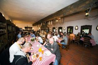 Biesiada grillowa w trakcie IX Międzynarodowej Konferencji, Wystawy i Pokazów Technologii INŻYNIERIA BEZWYKOPOWA 2011