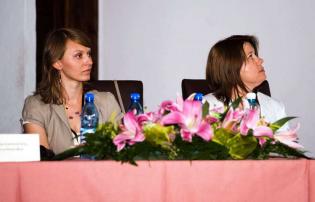 Członkowie prezydium: mgr inż. Beata Nienartowicz, Politechnika Wrocławska i dr n. tech. Magdalena Tłoczek, Izba Gospodarcza Wodociągi Polskie / fot. inzynieria.com