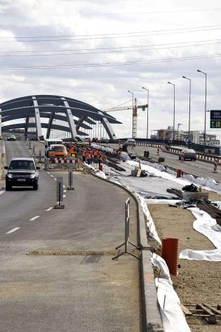 Budowa linii szybkiego tramwaju przy ul. Kotlarskiej. Stan na 30 marca 2010