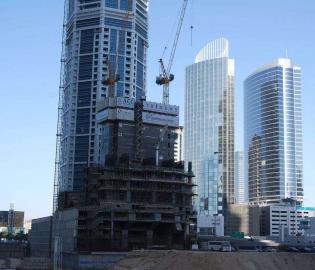 Budowa wieżowca, fot. Michal Grela