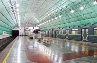 Stacje metra w Dnipro na Ukrainie. Fot. Artemiy Kosytuk