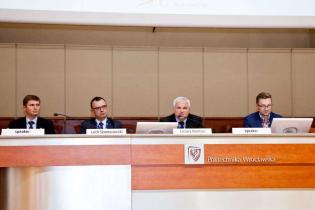 Od lewej: Krzysztof Michalczuk -  Inżynieria Rzeszów S.A., Lech Skomorowski - HOBAS System Polska, prof. dr hab. inż. Cezary Madryas / fot. inzynieria.com