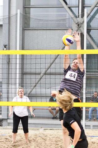 Spartakiada 2012 - siatkówka plażowa / fot. z archiwum Katowickich Wodociągów S.A.