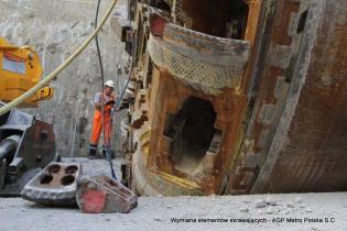 Przegląd techniczny obu tarcz TBM. Fot.  z archiwum AGP Metro Polska / stan na 06.09.2012 r.