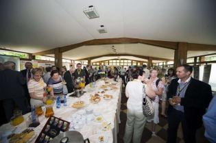 Przerwa kawowa przy wystawie wewnętrznej