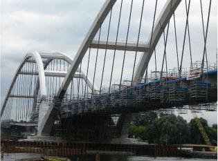 Fot. I. Szczepańska (z archiwum www.most.torun.pl) - stan na lipiec 2013 r.