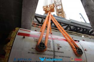 Umieszczenie TBM Anna w szybie - 04.04.2012 r. / fot. z archiwum AGP Metro Polska