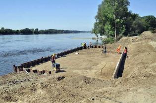 Budowa nabrzeża, stan na maj 2011 / fot. Link PR