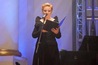 Lidia Jazgar - prowadząca Galę Pontifex Cracoviensis 2011.  Fot. www.inzynieria.com