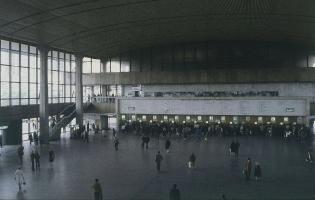 Dworzec Centralny w Warszawie (1977–1978). Autor: Siemaszko Zbyszko. Źródło: Zbiory Narodowego Archiwum Cyfrowego 