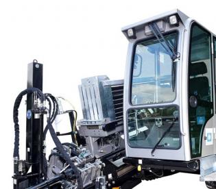 Drezno: W centrum Drezna (Niemcy) zainstalowano 365 m rurociągów dla kabli światłowodowych. Na potrzeby realizacji konieczne było zainstalowanie rur osłonowych PE-HD OD50. W tym celu wykonano cztery przewierty o długościach: 54 m, 112 m, 100 m i 99 m. Wszystkie zrealizowano przy użyciu wiertnicy GRUNDODRILL 11XP.

