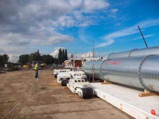 Pierwszy transport elementów maszyny TBM do Gdańska. Fot. z archiwum GIK sp. z o.o. (stan na 27 września 2012)