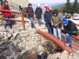 Zawody w jeździe sterowanymi zdalnie modelami samochodów terenowych / fot. Quality Studio dla www.inzynieria.com