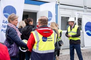 Pokaz odcinka kanalizacji zbudowanego z rur żelbetowych z okładziną PEHD o profilu jajowym – największych z oferty HABA-Beton. Fot. Quality Studio dla www.inzynieria.com