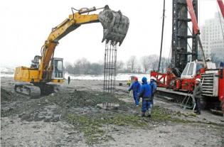 Centrum Handlowe Arkadia w Warszawie. Zaprojektowanie i budowa żelbetowych pali fundamentowych w technologii CFA. Na potrzeby inwestycji wykonano ok. 2300 sztuk takich pali. Fot. Soletanche Polska sp. z o.o.