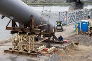 Budowa kładki - stan na 30.03.2010; fot.: inzynieria.com