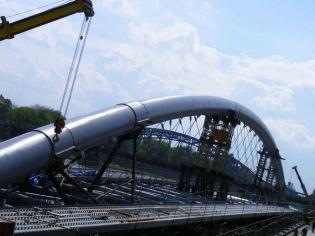 Budowa kładki - stan na 08.05.2010; fot.: inzynieria.com