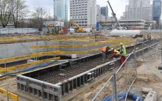 Budowa suwnicy do obsługi TBM-u - 18.04.2012 r./ fot. z archiwum AGP Metro Polska