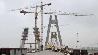 Budowa S7 od węzła Rybitwy (Christo Botewa) do węzła  Igołomska z przeprawą mostową przez Wisłę W Krakowie (kwiecień 2016 r.). Fot. www.s7botewaigolomska.pl