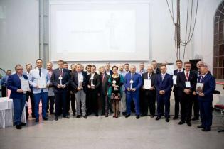 Laureaci oraz wyróżnieni podczas uroczystej gali rozdania Nagród TYTAN 2016 / fot. Quality Studio dla www.inzynieria.com