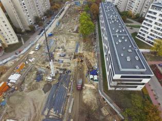 Pokaz odcinka kanalizacji zbudowanego z rur żelbetowych z okładziną PEHD o profilu jajowym – największych z oferty HABA-Beton. Fot. Quality Studio dla www.inzynieria.com