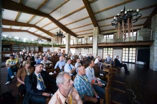 Obrady w trakcie IX Międzynarodowej Konferencji, Wystawy i Pokazów Technologii INŻYNIERIA Bezwykopowa 2011 / fot. inzynieria.com