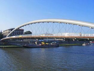 Budowa kładki - stan na 13.08.2010; fot.: inzynieria.com