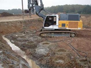 Projektowana wytrzymałość charakterystyczna cementogruntu wynosiła 2,3 MPa, a maksymalne obciążenie obliczeniowe pojedynczej kolumny 458 kN. Do połowy 2016 r. firma Keller Polska posadowiła ponad 250 wiaduktów drogowych i kolejowych oraz ponad 300 turbin 