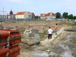 Zespół apartamentowo-mieszkaniowy „Szafarnia” w Gdańsku (2007/2008 r.). W centrum Gdańska, obok żeglarskiej mariny, Keller wykonał w oparciu o własny projekt zabezpieczenie wykopu i posadowienie nowego kompleksu apartamentowo-usługowego. Na terenie budowy