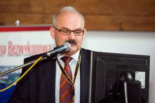 Dr inż. Dariusz Zwierzchowski z Wyższej Inżynierskiej Szkoły Bezpieczeństwa i Organizacji Pracy w Radomiu omawia zagadnienie badań i napraw murowanych konstrukcji budowli komunalnych / fot. inzynieria.com