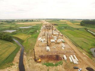 Droga ekspresowa S5 k. Gniezna. Aarsleff sp. z o.o. zrealizowała pogrążenie 5200 sztuk pali prefabrykowanych. Fot. Aarsleff sp. z o.o.