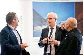 Stoiska firmowe podczas I Konferencji Budownictwo Podziemne 2015 / Dyskusje kuluarowe / fot. Quality Studio dla www.inzynieria.com