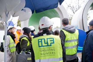 Pokaz odcinka kanalizacji zbudowanego z rur żelbetowych z okładziną PEHD o profilu jajowym – największych z oferty HABA-Beton. Fot. Quality Studio dla www.inzynieria.com