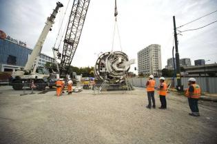 Montaż urządzenia TBM na stacji Rondo Daszyńskiego  / fot. inzynieria.com