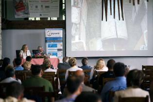 Obrady w trakcie sesji ogólnej podczas IX Międzynarodowej Konferencji, Wystawy i Pokazów Technologii INŻYNIERIA Bezwykopowa 2011/ fot. inzynieria.com