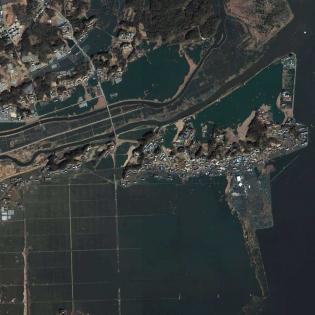 Miasto Minami Sanriku Cho dzień po trzęsieniu ziemi / Fot. GeoEye