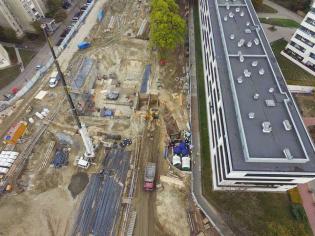 Pokaz odcinka kanalizacji zbudowanego z rur żelbetowych z okładziną PEHD o profilu jajowym – największych z oferty HABA-Beton. Fot. Quality Studio dla www.inzynieria.com