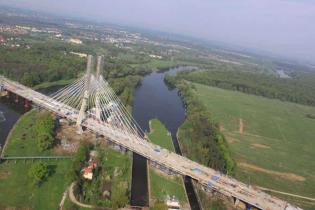 Most przez rzekę Odrę wraz z estakadami dojazdowymi. Fot. W. Kluczewski; archiwum GDDKiA O/Wrocław