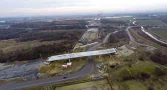 Budowa S7 od węzła Rybitwy (Christo Botewa) do węzła  Igołomska z przeprawą mostową przez Wisłę W Krakowie. Fot. GDDKiA