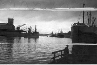 Statki w porcie. Data wydarzenia: 1933. Fot. Narodowe Archiwum Cyfrowe