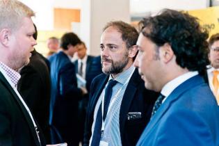 Stoiska firmowe podczas I Konferencji Budownictwo Podziemne 2015 / Dyskusje kuluarowe / fot. Quality Studio dla www.inzynieria.com