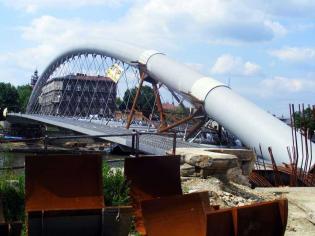 Budowa kładki - stan na 26.06.2010; fot.: inzynieria.com