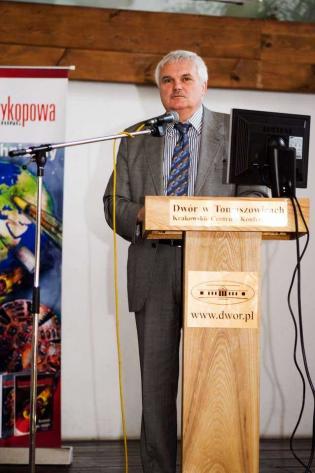 Prof. dr hab. inż. Cezary Madryas, Prorektor Politechniki Wrocławskiej, inauguruje sesję referatem na temat innowacyjnych rozwiązań w inżynierii bezwykopowej / fot. inzynieria.com