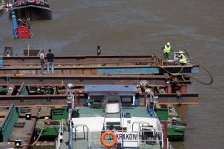 Budowa kładki - stan na 18.06.2010; fot.: INTOP Tarnobrzeg