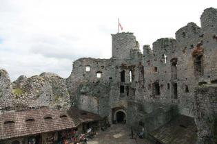 Wycieczka do Zamku Ogrodzienieckiego w Podzamczu. Fot. Quality Studio dla www.inzynieria.com